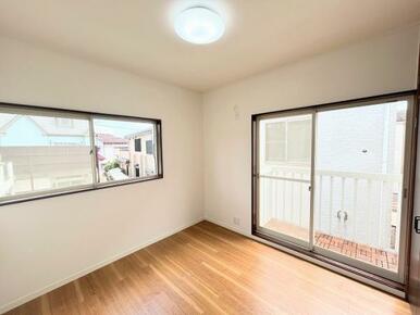 2階南側洋室　約4.5帖