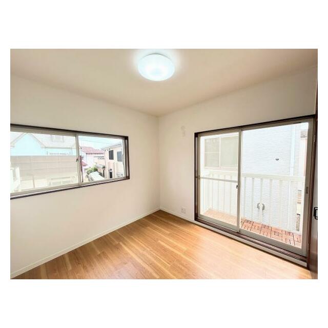 2階南側洋室　約4.5帖