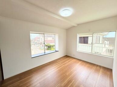 2階北側洋室　約6帖