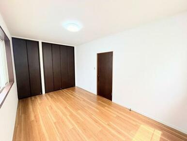 2階洋室　約7.5帖