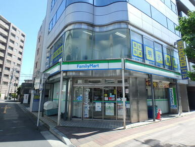 ファミリーマート川口芝新町店