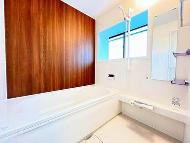 「浴室」　新品交換、フタあり。