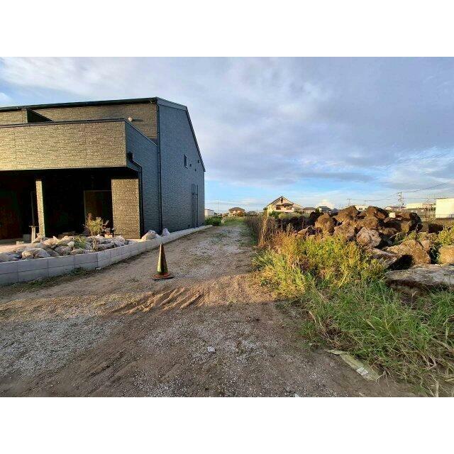 協定道路があり、車の出し入れもスムーズに行うことができます