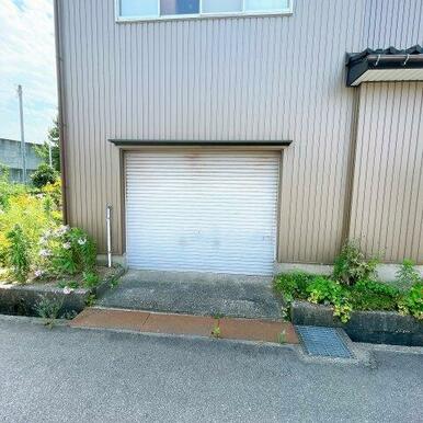 1台分停めることができる車庫付き！