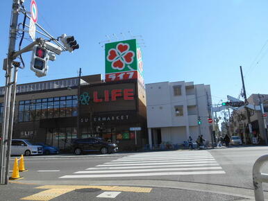 ライフ新桜台駅前店