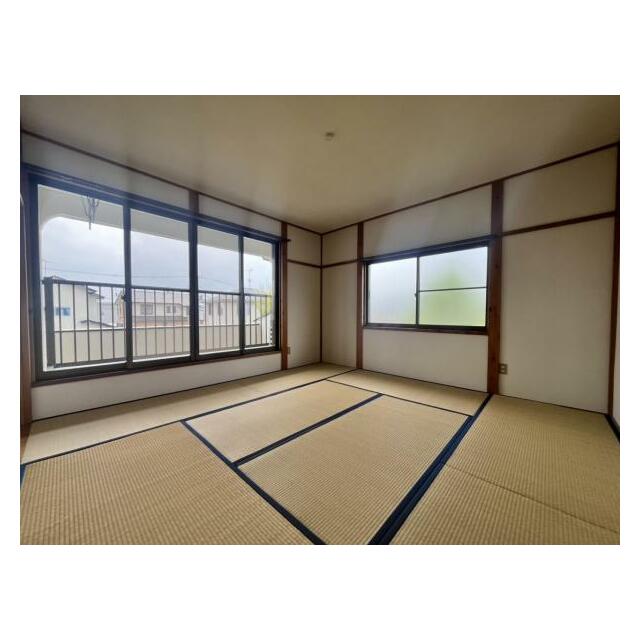 直接バルコニーに出られるので、洗濯物も楽々＾＾