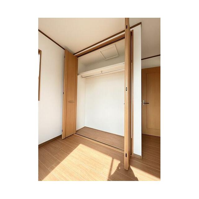 洋室5帖のクローゼット