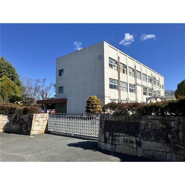 豊橋市立豊城中学校（１，４２２ｍ）
