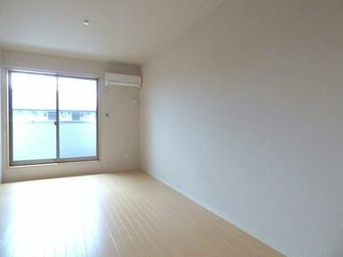 こちらのリビングで趣味の時間をお楽しみください