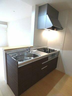 コンパクトなキッチンで掃除もラクラク