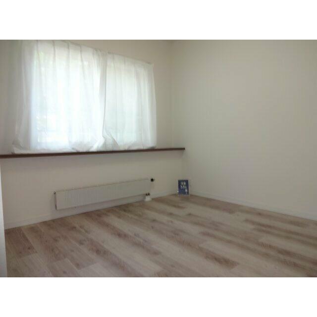 個人の部屋や寝室として使える洋室です