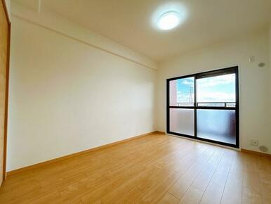 東側洋室のお写真です。