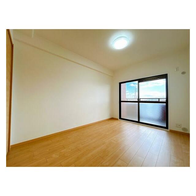 東側洋室のお写真です。