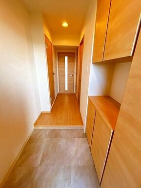 玄関側からのお写真です。