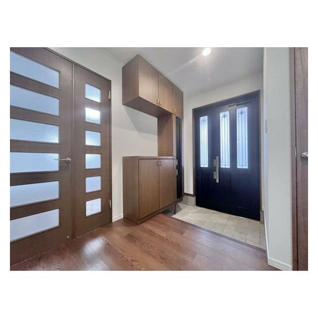 「玄関」フロアタイル上張りしました