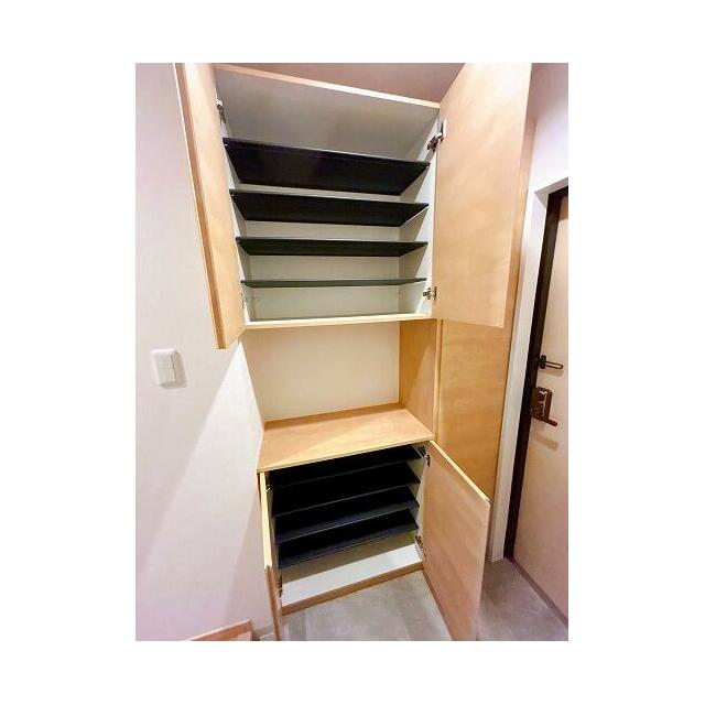 下駄箱のお写真です。