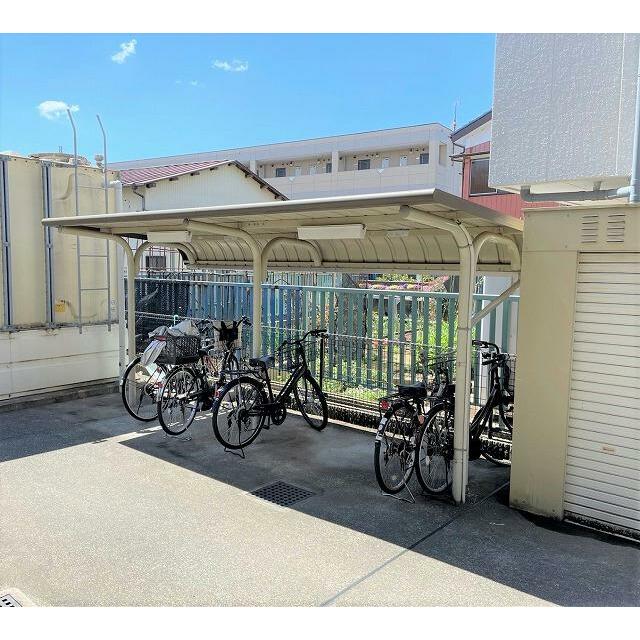 屋根付き駐輪場