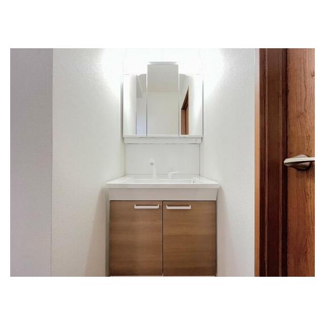 「洗面台」新品交換済み