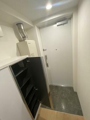 下駄箱がついているので、片付いた玄関をキープできます！