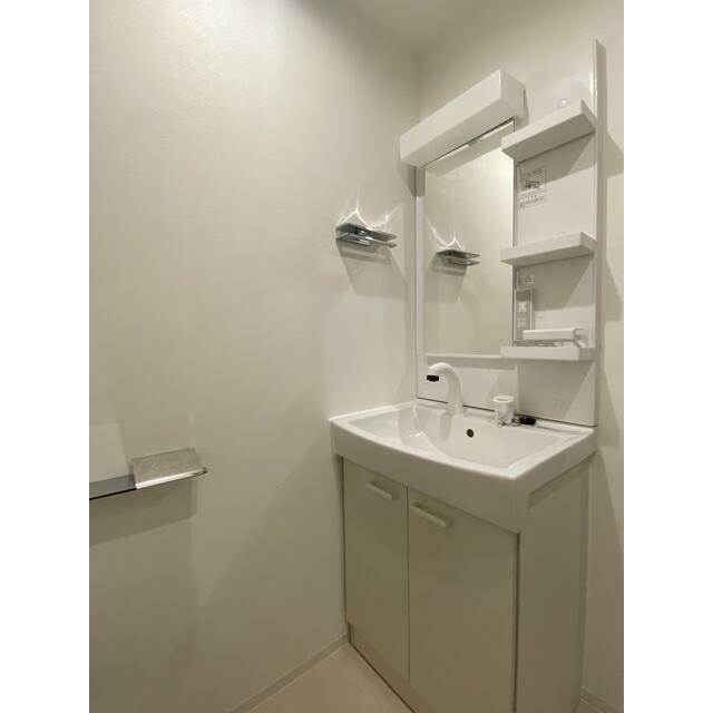 朝の忙しい時間帯にとても便利な独立洗面台！