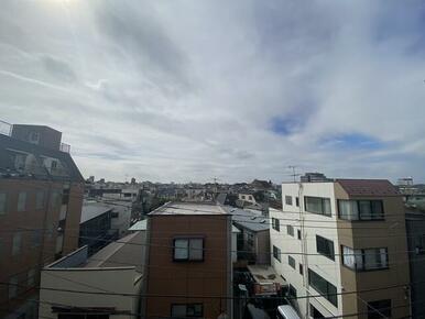 お部屋からの景色です！圧迫感がないので暮らしやすい♪