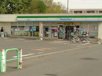 ファミリーマート拝島駅北店