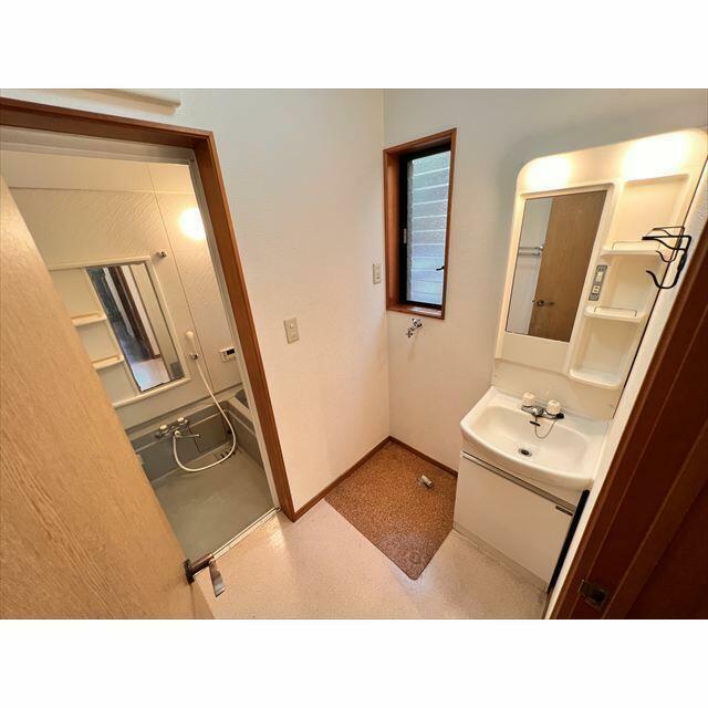 独立洗面台・室内洗濯機置場