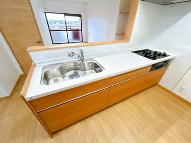 キッチン新品交換済みです。