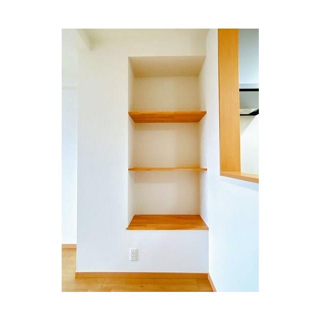 LDKに収納がございます。