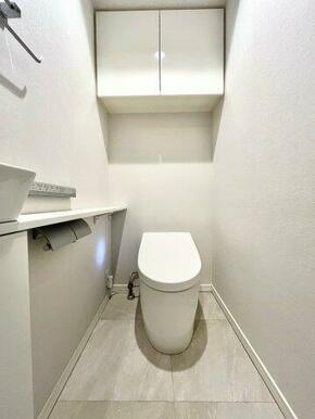 温水洗浄機能付。トイレ交換済み。フロアタイル交換済み