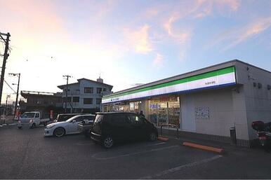 ファミリーマート糸満米須店