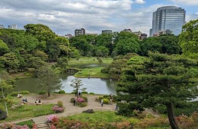 六義園