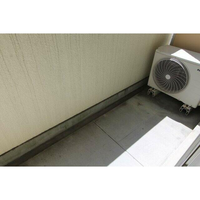 お洗濯にも便利なバルコニー付き