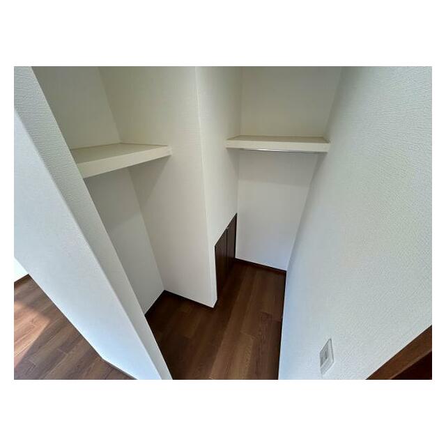 2階9帖収納