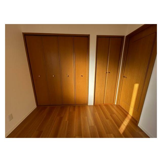 「2階西側洋室」クローゼット付きです