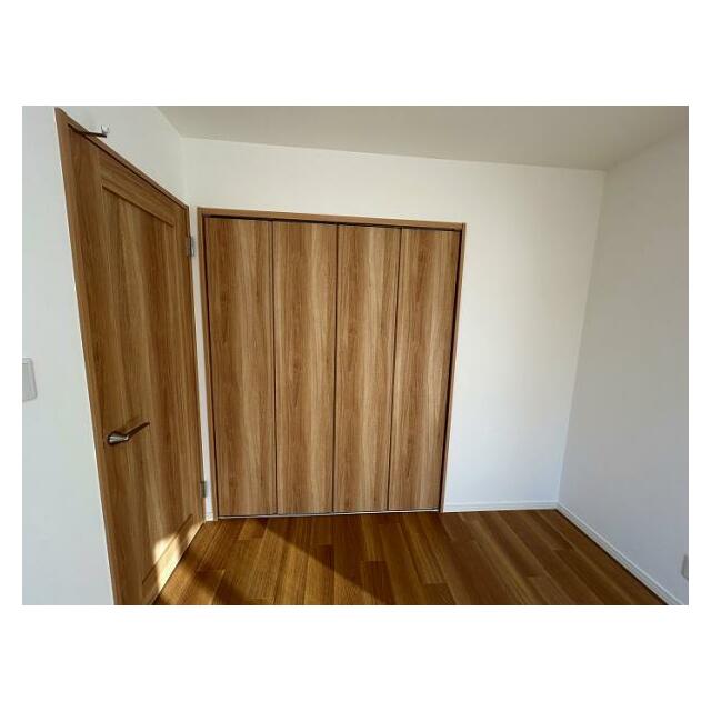 「2階東側洋室」クローゼット付きです