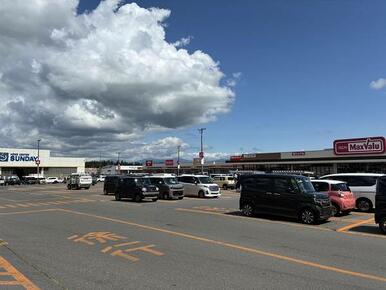 マックスバリュ安原店　徒歩7分（約540ｍ）