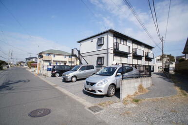 敷地内に駐車場あります