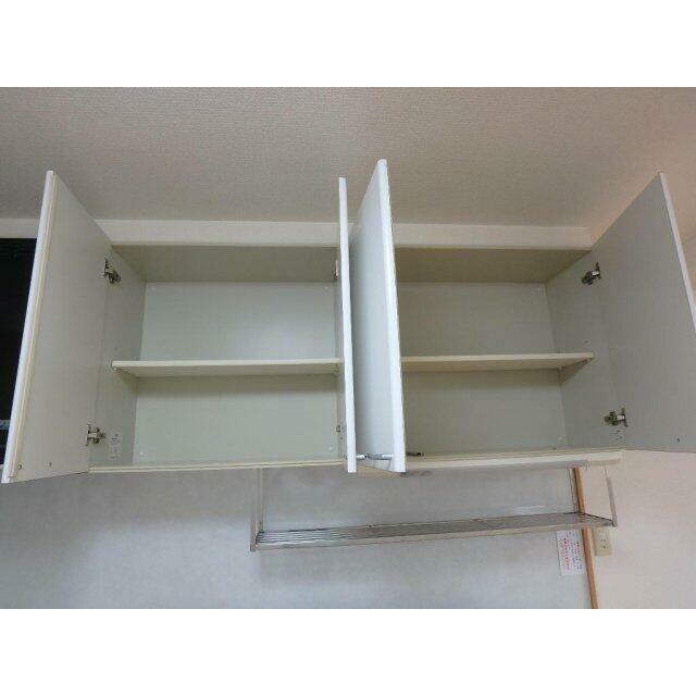 キッチン吊戸棚