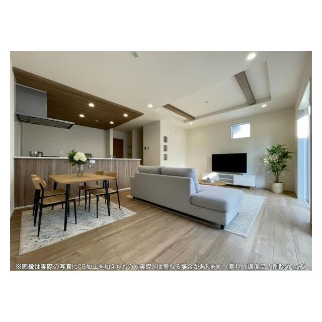 開放感あふれる折上天井！採光にもこだわった居心地の良い空間です♪