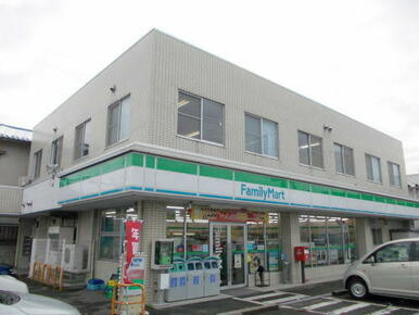 ファミリーマート 新田塚店