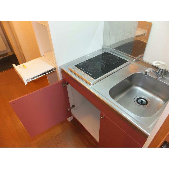 引き出し式の棚が便利です