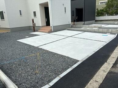 他に駐車場を探す手間もありません（2号棟）