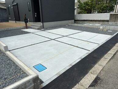 ゲスト用に空けておけたりと、車の有無にかかわらず何かと便利な駐車場付き（1号棟）