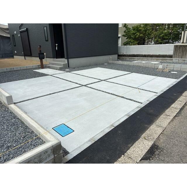 ゲスト用に空けておけたりと、車の有無にかかわらず何かと便利な駐車場付き（1号棟）