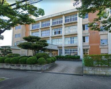 高岡市立芳野中学校