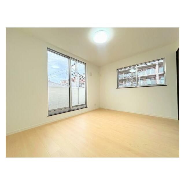 3F北側洋室(約6.1帖の洋室です)