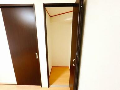 1F洋室(クローゼット付きです)