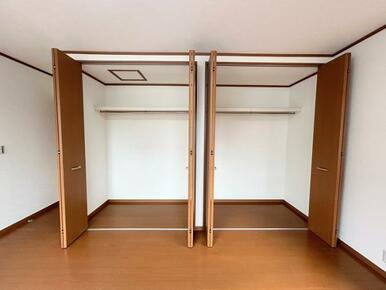 洋室約9帖クローゼット内