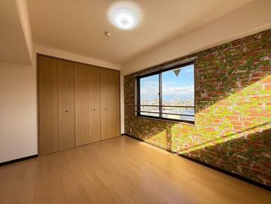 7.6帖のお部屋！日当たりも良く気持ちが明るくなります！